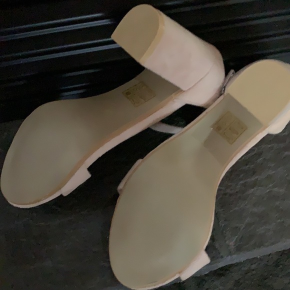 New cream Allegra K heels - Picture 3 of 3